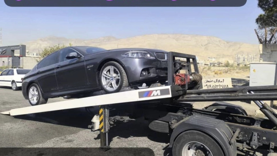 سائق شاحنة كافي صدر وشاحنة سحب سيارات على مدار الساعة