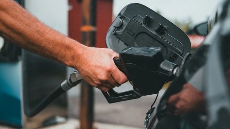 Examining ways and methods to minimize gasoline consumption Examining ways and methods to minimize gasoline consumption